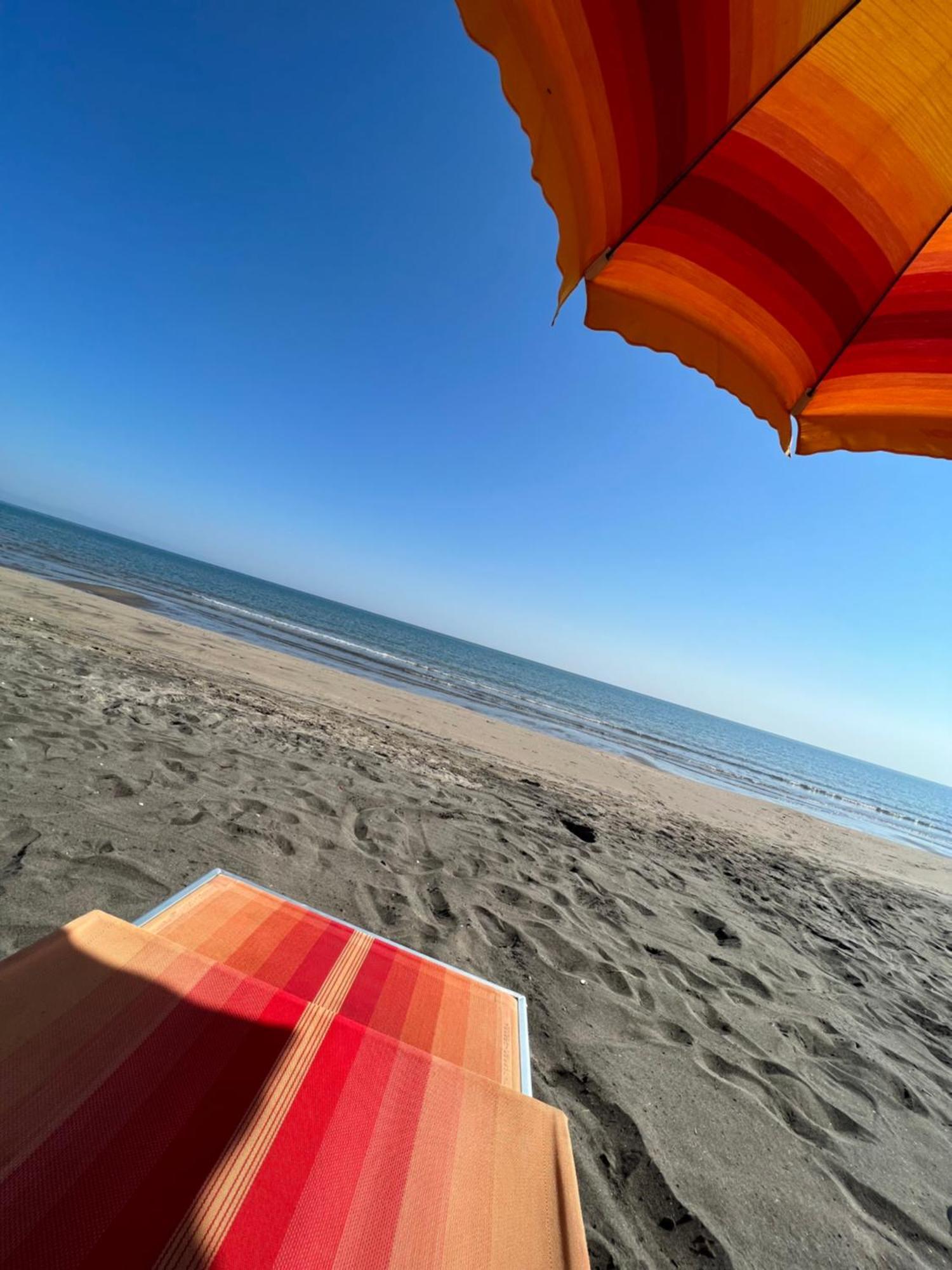 Baywatch Bed & Breakfast Margherita Di Savoia Exterior photo